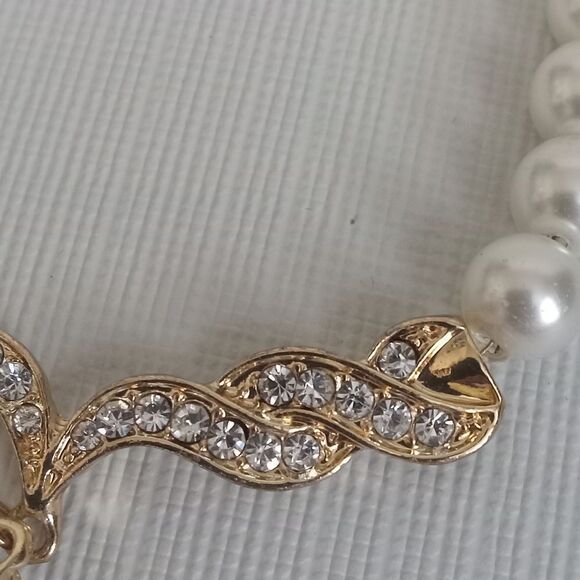 Monet Jewelry Gold Toned Simulated Pearl & Crystal Shimmery Statement Necklace - Picture 4 of 12